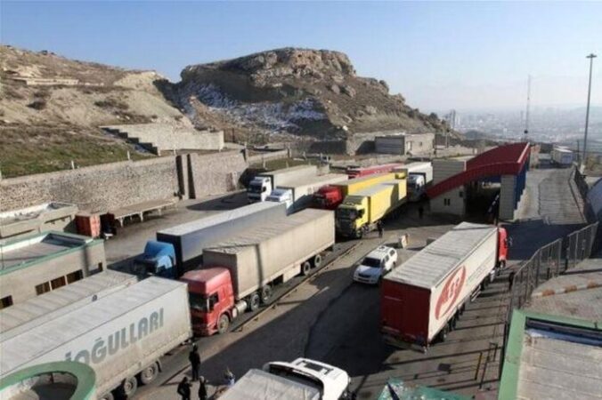 ثبت صادرات ۱۵۷ میلیون دلاری کالا از گمرکات آذربایجان غربی/ واردات کولبری استان به ۱۲۵ تن رسید ثبت صادرات ۱۵۷ میلیون دلاری کالا از گمرکات آذربایجان غربی/ واردات کولبری استان به ۱۲۵ تن رسید